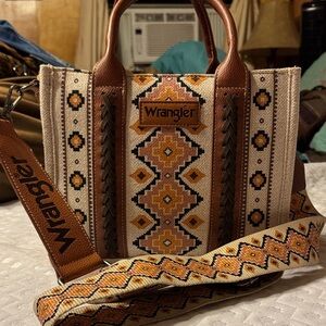 Wrangler Women's Tan and Orange Geometric Tote